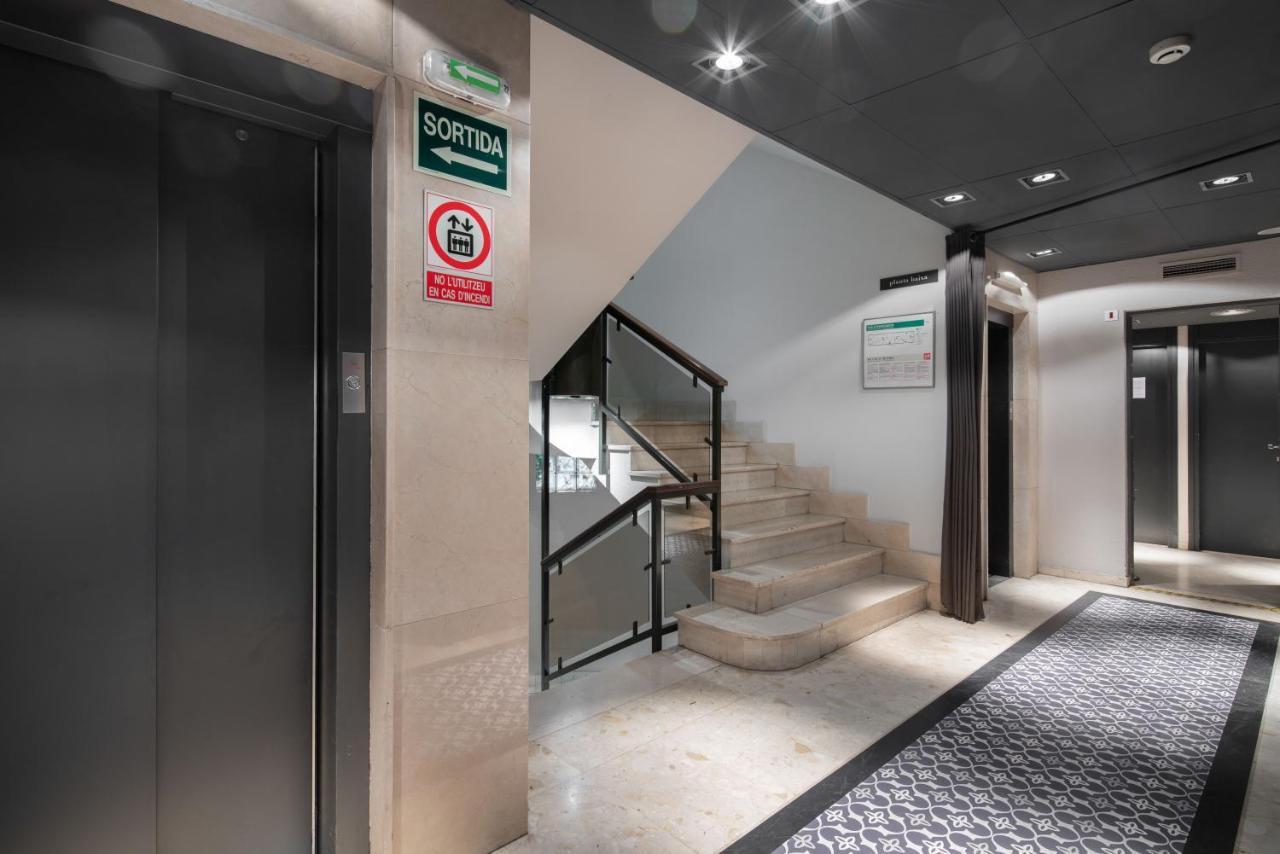 Hotel Punt 14 Gava Exterior photo